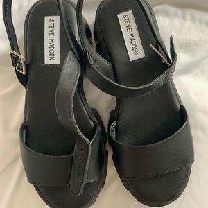 Steve Madden taiza black leather lugged platform sandals